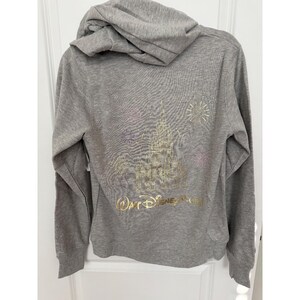 Walt disney world cinderela castle gold/theme parks 2025/ hoodie w zip/nwt afbeelding 2