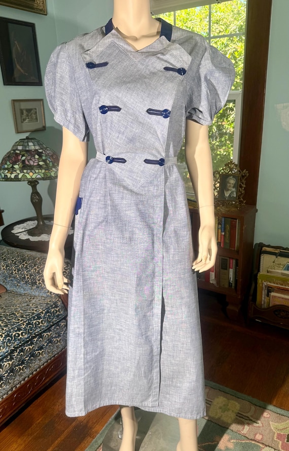 1930s French Perfumier’s Utility Uniform Dress Large