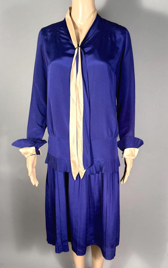 Vintage 1920s Blue Silk Crepe Dress with Long Neck Sash