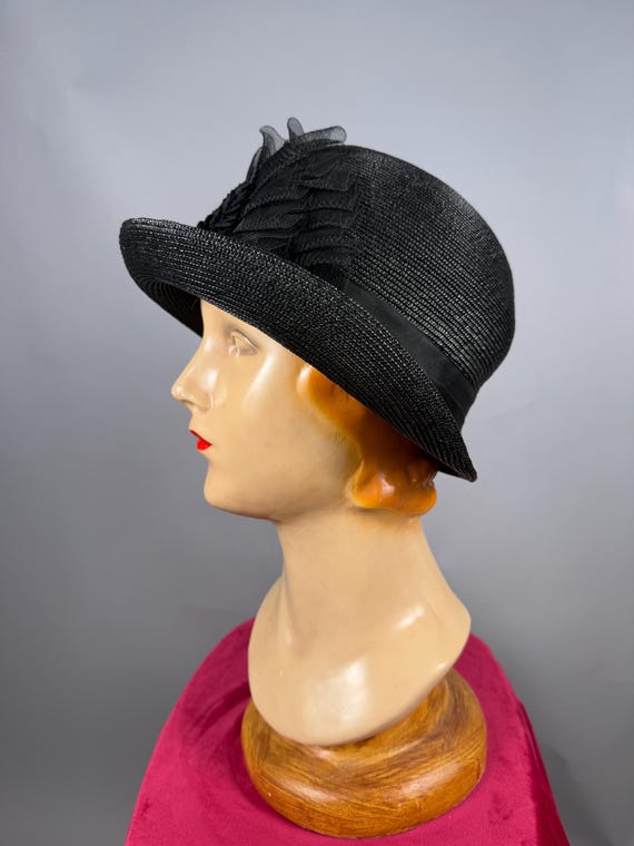 Vintage 1910 to 1920s Black Raffia Hat 21