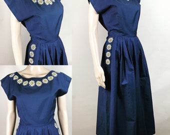 Vintage 1950s Navy Blue Daisy Dress w Pockets Med