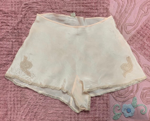 Vintage 1930s Women’s Peach Silk Tap Pants