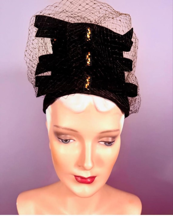 Vintage Late 1930s Black and Gold Felt Hat