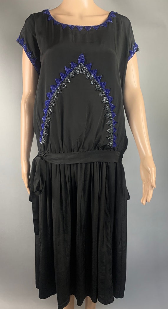 Vintage 1920s Black Silk Beaded Dress - image 10