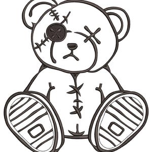 Può includere: Illustrazione in bianco e nero di un orsacchiotto con dettagli cuciti. L'orso ha un occhio a bottone, caratteristiche cucite a croce e suole a righe. Il design ha un'estetica leggermente invecchiata e fatta a mano.