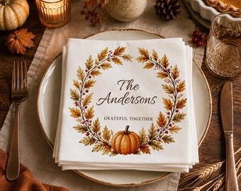 Servilleta familiar personalizada de otoño, diseño rústico de hojas y calabazas para Acción de Gracias.