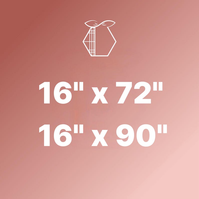K&ouml;nnte beinhalten: Ein ros&eacute;goldener Hintergrund mit einem wei&szlig;en Linien-Icon eines gefalteten Stoffartikels oben. Unter dem Icon zeigt wei&szlig;er Text die Ma&szlig;e 16 Zoll mal 72 Zoll und 16 Zoll mal 90 Zoll an, was auf zwei verf&uuml;gbare Gr&ouml;&szlig;enoptionen hinweist.