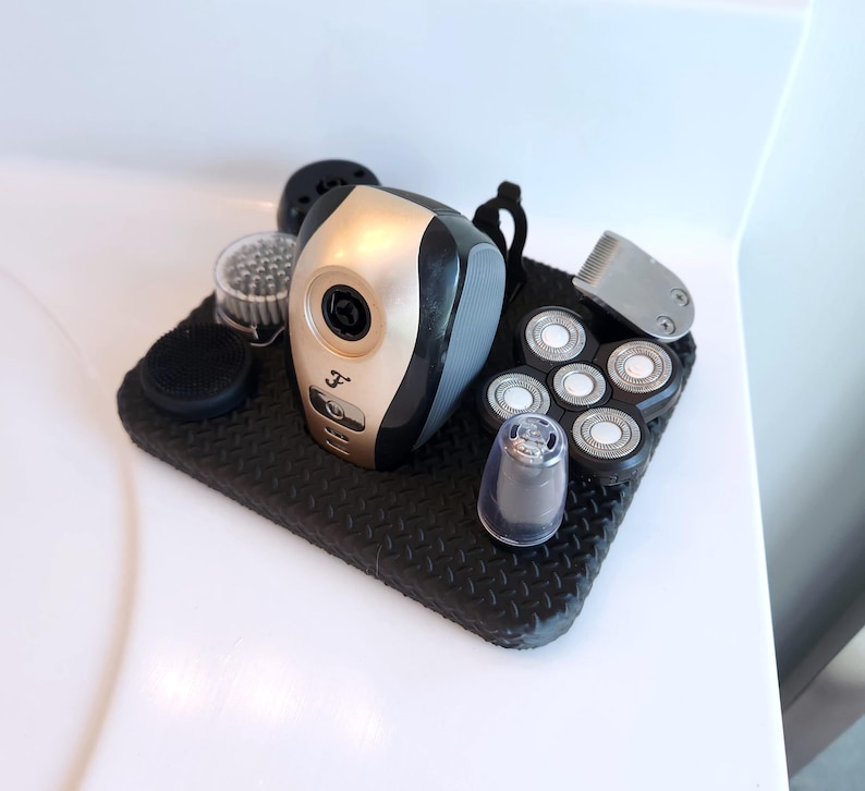 freebird shaver stand
freebird organizer
head shaver holder
electric shaver stand
mens grooming organizer
razor holder stand
bald head shaver
bathroom organizer men
shaving station holder
mens gift idea
fathers day gift
3d printed organizer
bathroom counter decor