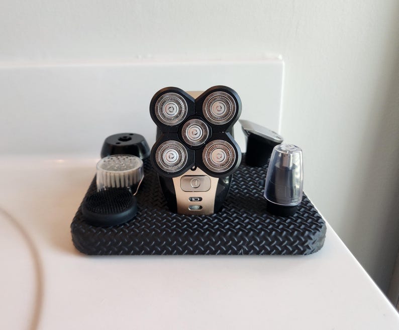 Freebird mount, front view,
freebird shaver stand
freebird organizer
head shaver holder
electric shaver stand
mens grooming organizer
razor holder stand
bald head shaver
bathroom organizer men
shaving station holder
mens gift idea
fathers day gift
3d printed organizer
bathroom counter decor
