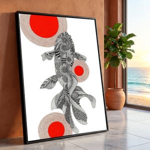 Może przedstawiać: Oprawiony wydruk artystyczny przedstawiający szczegółową czarno-białą ilustrację złotego karasia ze skomplikowanymi wzorami. Projekt zawiera czerwone okręgi na białym tle. Grafika jest prezentowana w czarnej ramie.