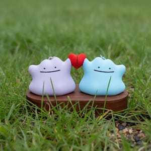 Pokopia inspirierte Ditto magnetische Schlüsselanhänger - Paar Set mit Herz Hände