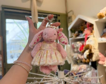 Vestido para llavero con forma de conejito Jellycat (nueva versión, tema aleatorio)