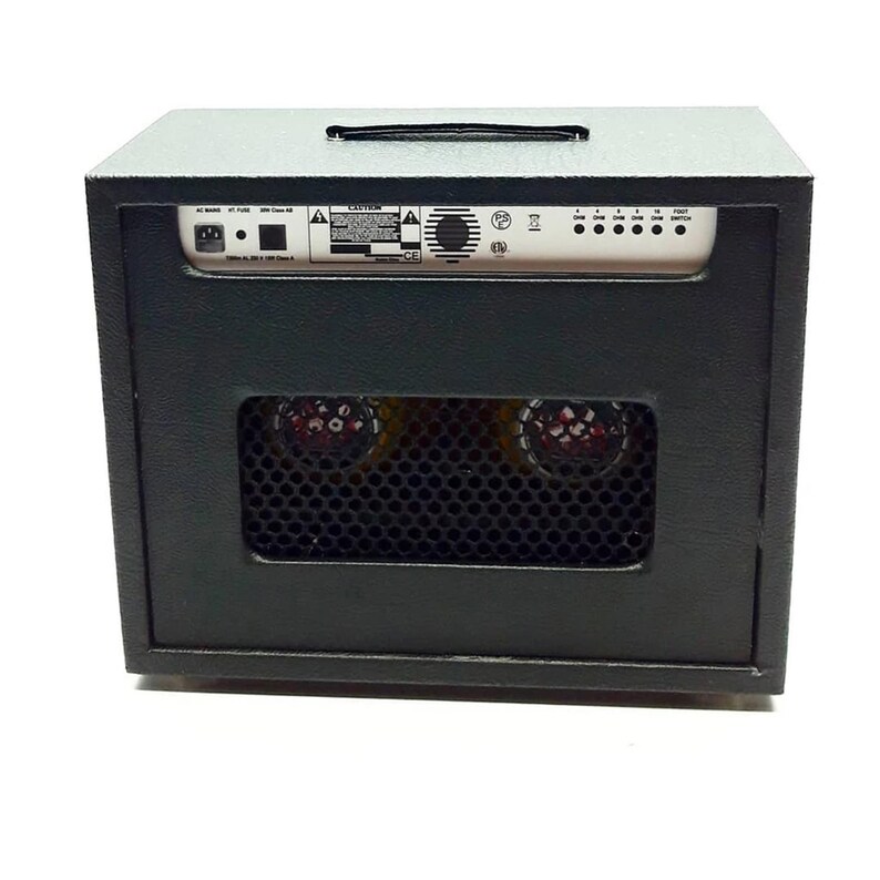 Miniature Amplifier Fe nder Deluxe Reverb 1:6 Scale | Realistic Tiny Amp Replica for mini Guitar, Dollhouse and Action Figure