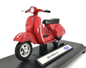 Miniature Vespa Scooter Red Scale 1:18 | Mini Replica Metal Diecast Mini Italian Motorcycle 2016 PX | Toys Birthday Gift Decoration