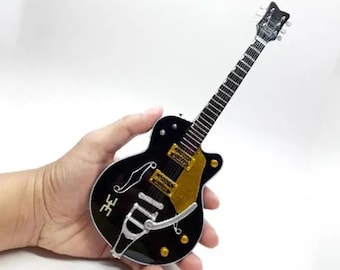 KISS コレクター向け **3 個セット** ミニチュア ギター レプリカ