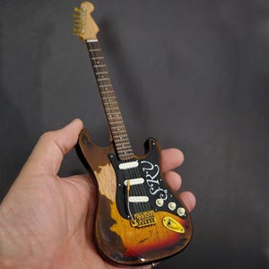 Stevie ray figurine - Etsy 日本