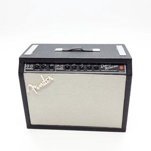 Miniature Amplifier Fe nder Deluxe Reverb 1:6 Scale | Realistic Tiny Amp Replica for mini Guitar, Dollhouse and Action Figure