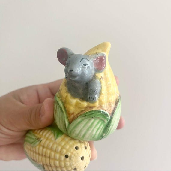 Vintage Made in Japan Salt and Pepper Shakers of Corn Ears With