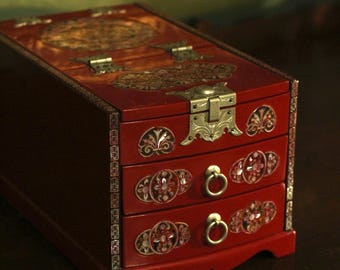 Vintage Red Lacquer Jewelry Box | Chinoiserie Floral Vanity Organizer