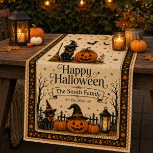 Camino de mesa de lino personalizado para Halloween, camino de mesa con nombre familiar personalizado, decoración de mesa de comedor con calabaza y gato negro, decoración rústica de Halloween