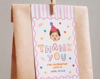 Divertente essere una foto Grazie Etichette Bambina 1° compleanno Modello Canva