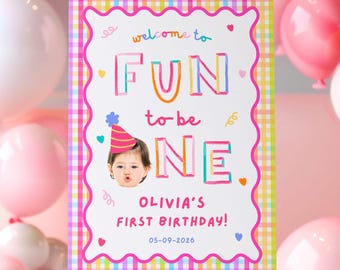 Cartello di benvenuto per il primo compleanno di una bambina: "Divertimento a compiere un anno" - Modello fotografico (Download digitale)