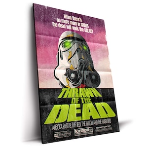 Puede incluir: Un póster enmarcado con un diseño desgastado. El póster presenta un casco de Stormtrooper con ojos verdes brillantes. El texto incluye "Thrawn of the Dead" y "Ahsoka Part 8: The Jedi, The Witch, and The Warlord."