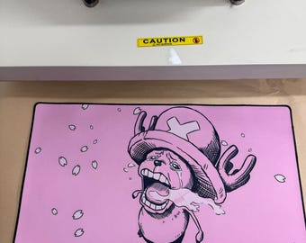 Tapete de juego Crying Chopper – Alfombrilla de ratón para juegos de cartas coleccionables de anime (61 x 35,5 cm)