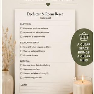 Könnte beinhalten: Eine weiße Checkliste mit dem Titel Declutter & Room Reset mit Abschnitten für Clothing, Bedroom & Linen und General. Der Text enthält Create Your Dream Bedroom, Clear The Clutter Create The Calm und A Clear Space Brings A Clear Mind.