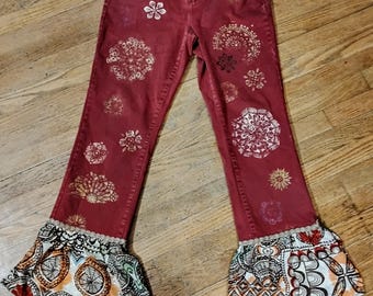 Jean rouille recyclé avec bas tribal en forme de cloche et mandalas imprimés au pochoir taille 10