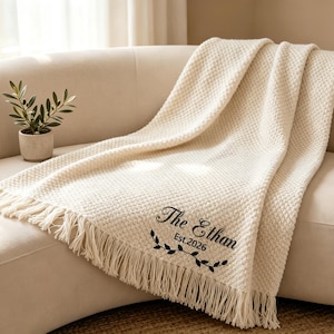 Coperta personalizzata con nome di famiglia ricamato, coperta personalizzata per matrimonio, regalo di anniversario, regalo di inaugurazione della casa