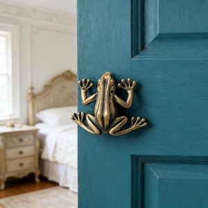 Handmade Tree Frog Brass Door Handle & Hook | Nordic Animal Cabinet Pull | Housewarming Gift | Warm Natural Home Decor