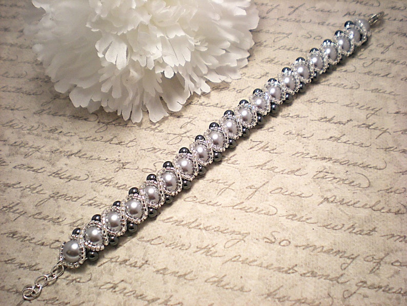 Tutorial PDF Right Angle Weave Swarovski Pearl Braided Bracelet with a Glass Seed Bead Overlay, Instant Download image 2