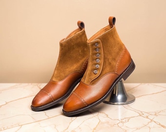 Botas masculinas de cano curto com biqueira reforçada em camurça bicolor camelo e couro marrom-claro – Sapatos sociais com costura Goodyear
