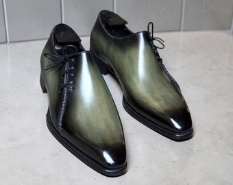 Zapatos Oxford formales para hombre, de cuero verde oscuro con cordones laterales y construcción Goodyear Welted.