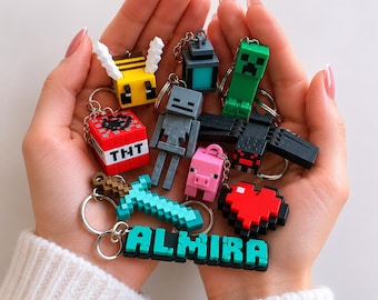 Pixel Game Keychain Set – Articulated Figures, Clicker, Personalized Name, 3D Printed Gamer Gift