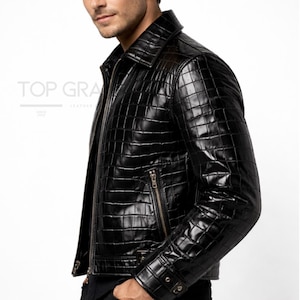 Giacca da uomo in pelle con stampa coccodrillo - Giacca nera in vera pelle con zip, vestibilità classica slim - Cappotto in pelle di lusso con texture immagine 3