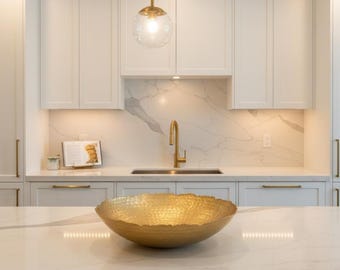Frutero de latón martillado hecho a mano: elegante centro de mesa para la cocina, cuenco decorativo para servir, decoración rústica moderna para el hogar.