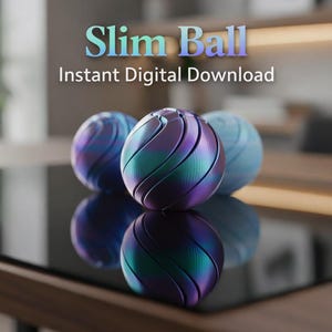 Pode incluir: Três Slim Balls iridescentes com um design em espiral, refletindo tons de roxo, verde-azulado e azul. O texto "Slim Ball" e "Instant Digital Download" são exibidos acima das bolas. As bolas estão em uma superfície reflexiva.