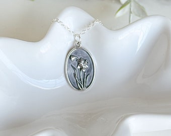 Birth flower necklace - Sterling silver - Birth flower jewelry - Birthday - Birth month jewelry - Gift for her - Minimalist - March