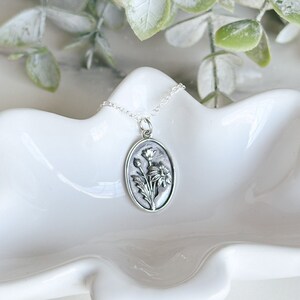 Birth flower necklace - Sterling silver - Birth flower jewelry - Birthday - Birth month jewelry - Gift for her - Minimalist - April birthday