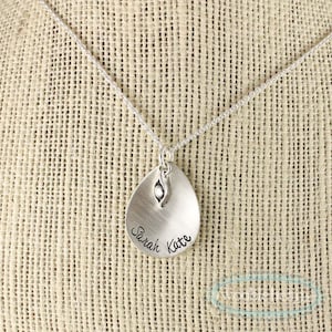 Sterling Silber Träne Tropfen Erbse Schote Halskette - personalisierte Mommy - Custom Hand gestempelt Schmuck - Geschenk für Mama - Namenskette