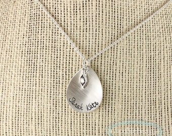 Sterling silver tear drop pea pod necklace - Personalized Mommy necklace - Custom hand stamped jewelry - Gift for mom - Name necklace