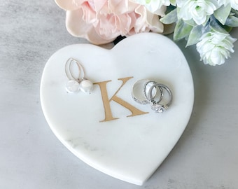 Personalized marble heart shaped ring dish - Monogram - Jewelry holder - Initial - Engraved gift - Gift for her - Modern - Anniversary gift