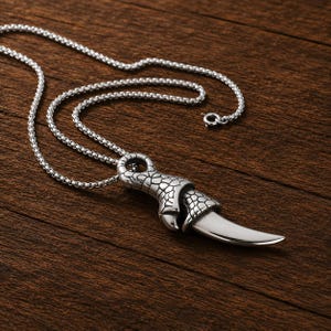 Snake Fang Pendant Necklace, Gothic Tooth Pendant, Silver Serpent Necklace, Tribal Fang Jewelry, Boho Dagger Pendant, Gift for Mom.