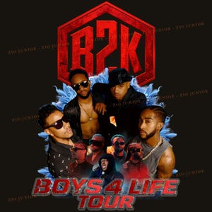 Può includere: Immagine promozionale con un gruppo di uomini. L'immagine presenta il testo "R2K" in un design geometrico rosso nella parte superiore. Sotto il testo c'è il testo "BOYS 4 LIFE TOUR" in rosso. Lo sfondo è nero.