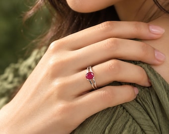 Bague en rubis naturel du Mozambique, bague ovale pour femme, bague en pierre précieuse rouge, bague de naissance de juillet, bague de fiançailles en rubis, cadeau d'anniversaire pour elle