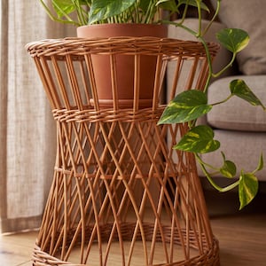 Large Planter Plant Stand Indoor, Wicker Plant Holder Basket, Tall Willow Display Stand, Rustic Decor, Boho Garden Decor, Unique Planter Pot