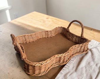 Wicker Tray Handmade Rattan Serving Tray for Breakfast Coffee Table Decor Boho Vintage Decorative Tray Bathroom Organizer Basket