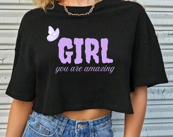 Ragazza, sei fantastica, maglietta con farfalla in formato PNG, maglietta alla moda con grafica viola estetica, citazione motivazionale, download digitale, arte sublimatica